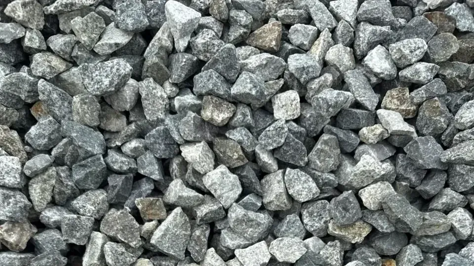 20mm Aggregate, Drainage: clean coarse grey stone